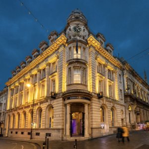Exhibition venue Bristol Harbour and hotel at night